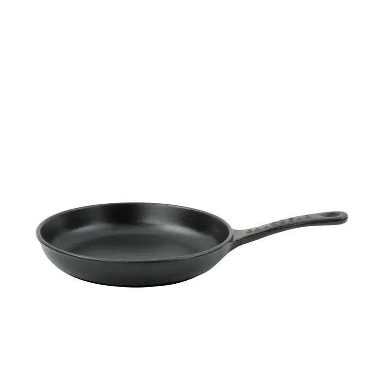 chasseur-20-cm-bratpfanne-aus-emailliertem-gusseisen-mit-gussgriff-mattschwarz-f image 1