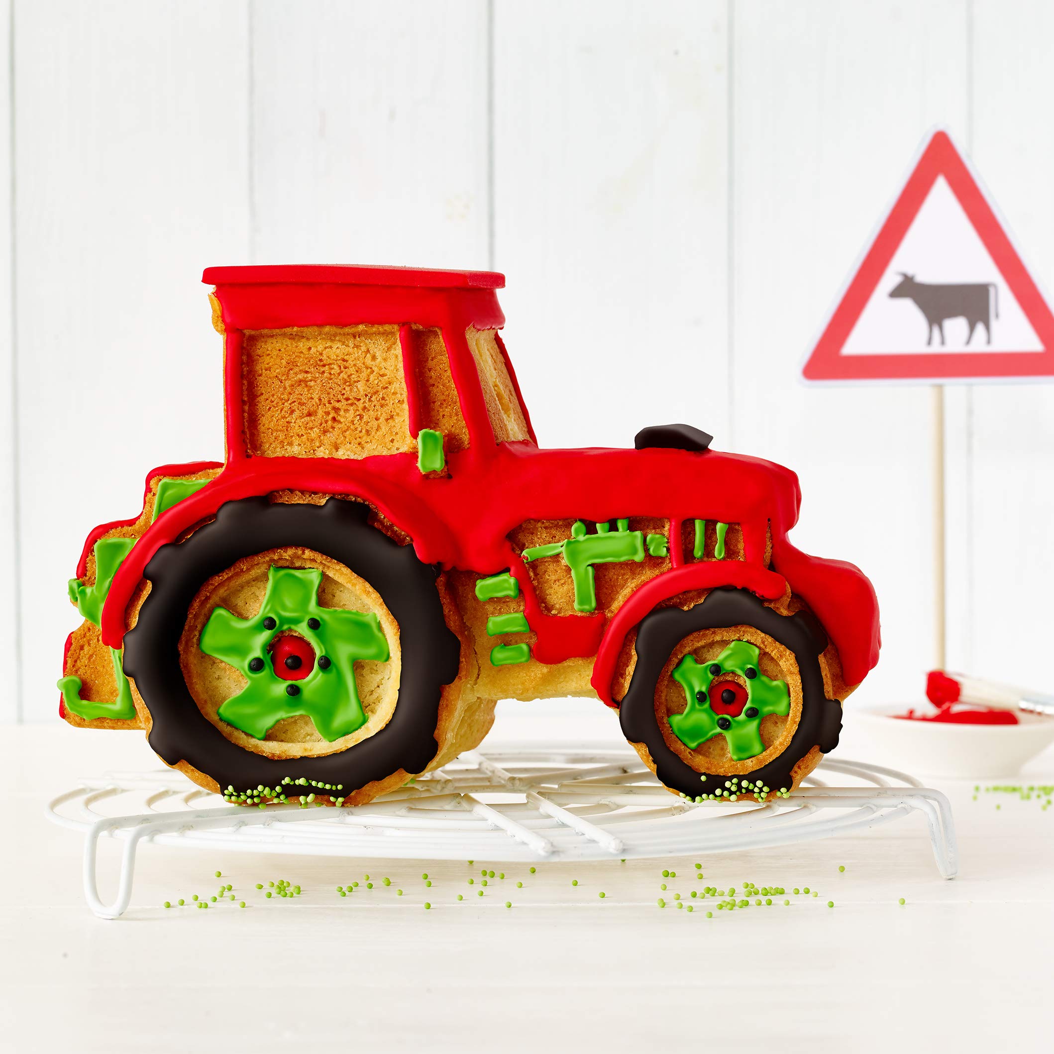 birkmann-vollbackform-kalle-der-traktor-24-5-x-10-x-16-cm-3d-traktor-backform-au image 3